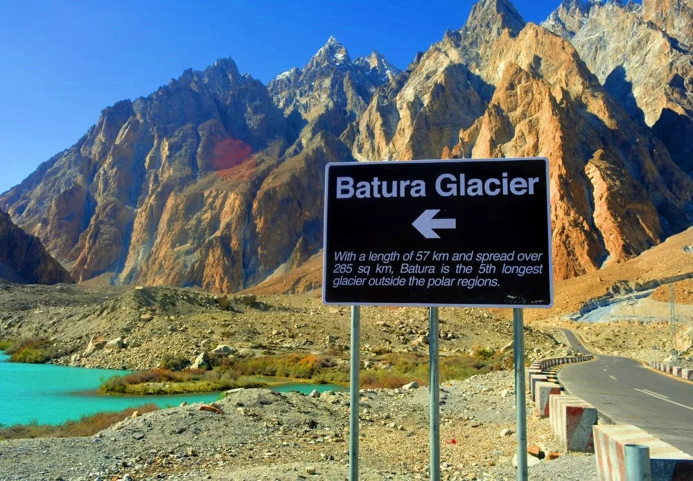 Batura-glacier-min